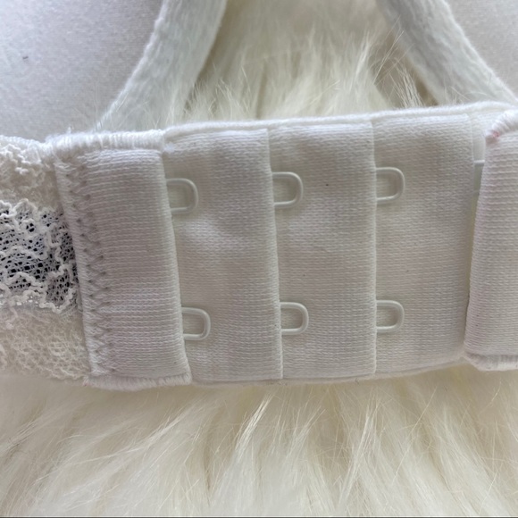 Victoria Secret Very Sexy White Lace Push-up 32DDD - Picture 10 of 11